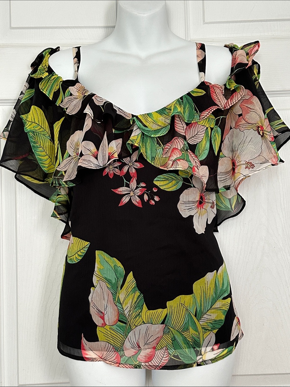 New York & Company Black Floral Botanical Ruffle Cold-Shoulder Top S New